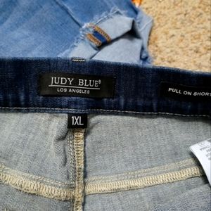 Judy Blue 1XL pull on denim shorts new without tags